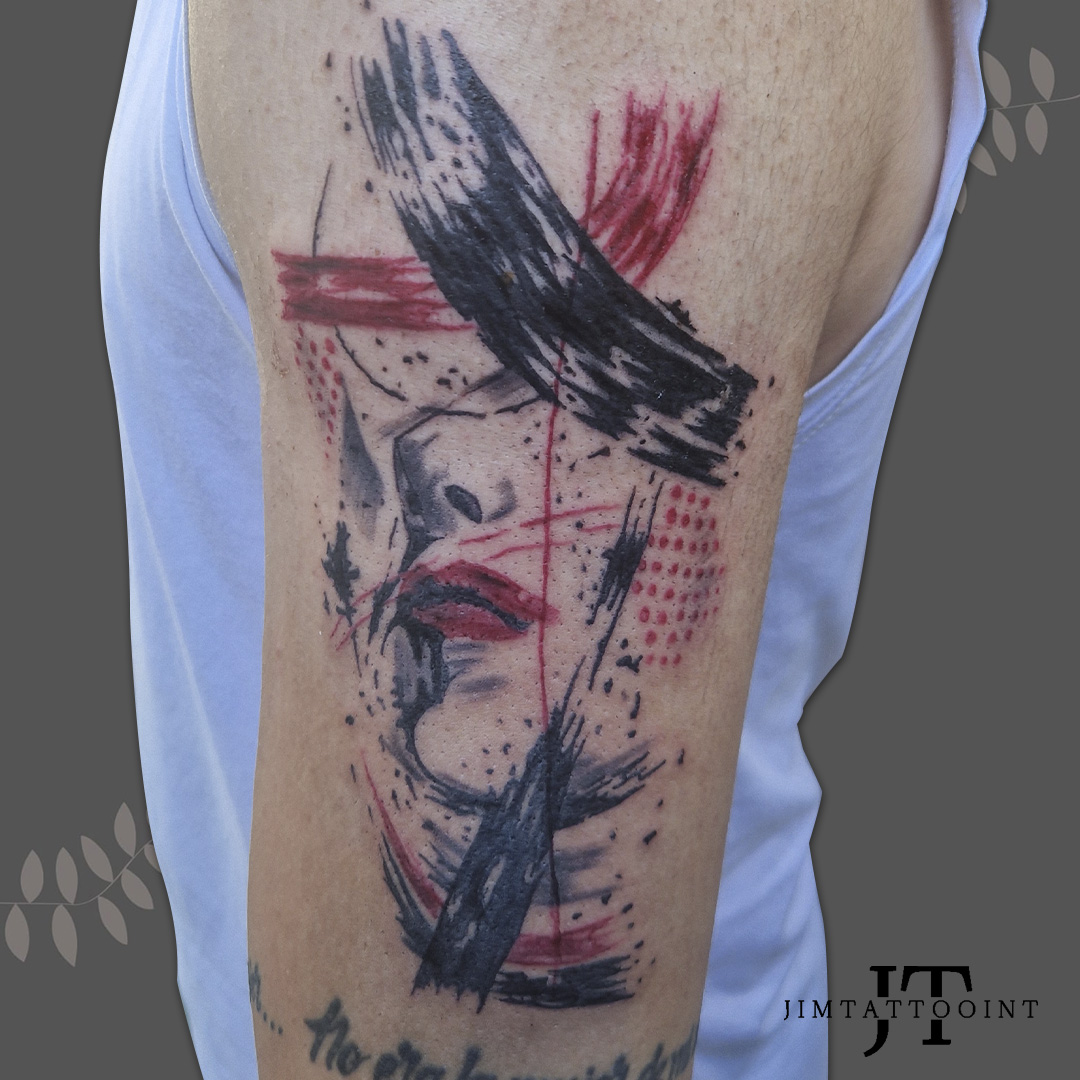 Tatuaje Blackwork por Jim Tattoo Ink - Diseño geométrico en brazo