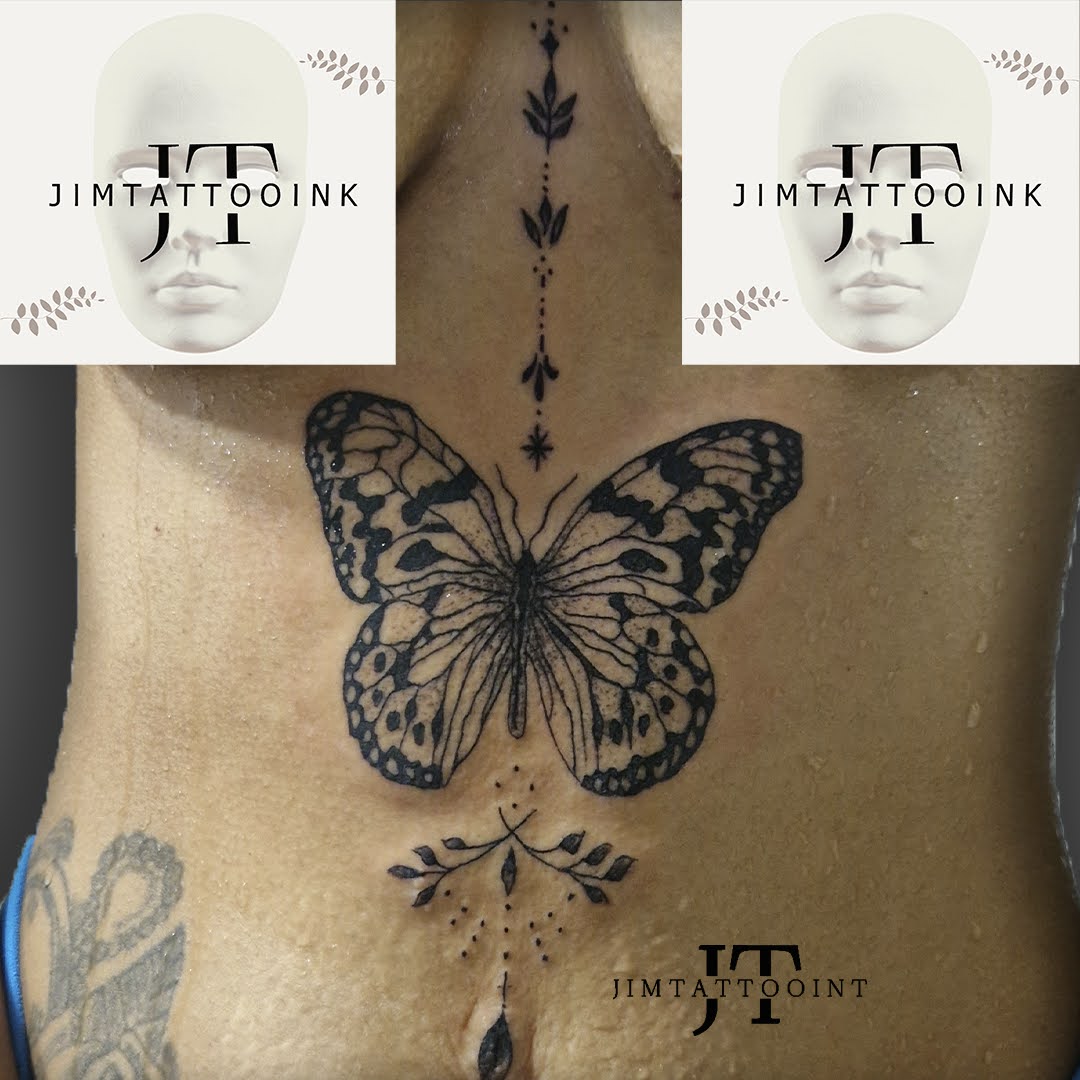 Tatuaje Blackwork Barcelona - Patrón intrincado en espalda